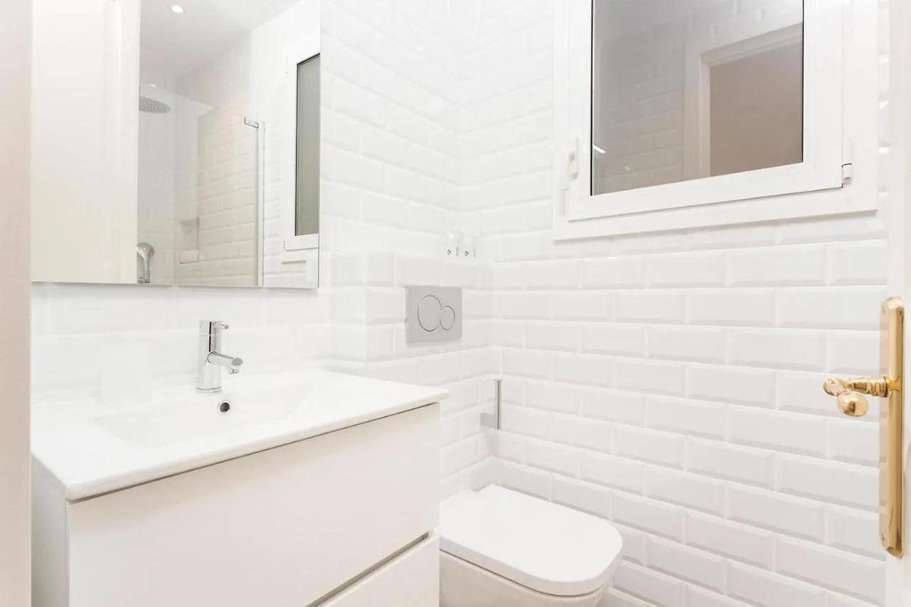 Cozy Apartment Close To Passeig De Gracia Barcelona
